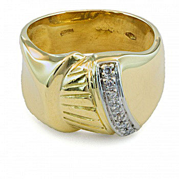 18ct gold Diamond Ring size N